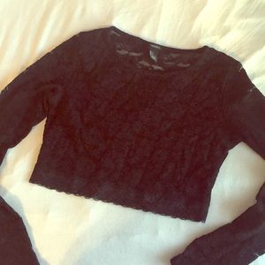 ❌SOLD❌ LIKE NEW BLACK LACE LONG SLEEVE CROP TOP